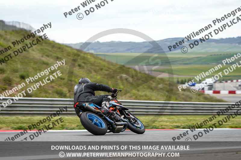 cadwell no limits trackday;cadwell park;cadwell park photographs;cadwell trackday photographs;enduro digital images;event digital images;eventdigitalimages;navarra;no limits trackdays;peter wileman photography;racing digital images;trackday digital images;trackday photos